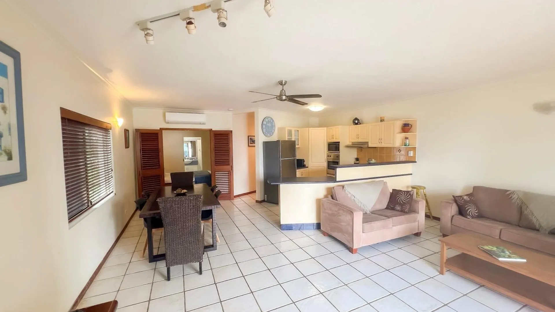 La Riviera One Coastal Life Style One Bedroom South Mission Beach 0*,  Australia
