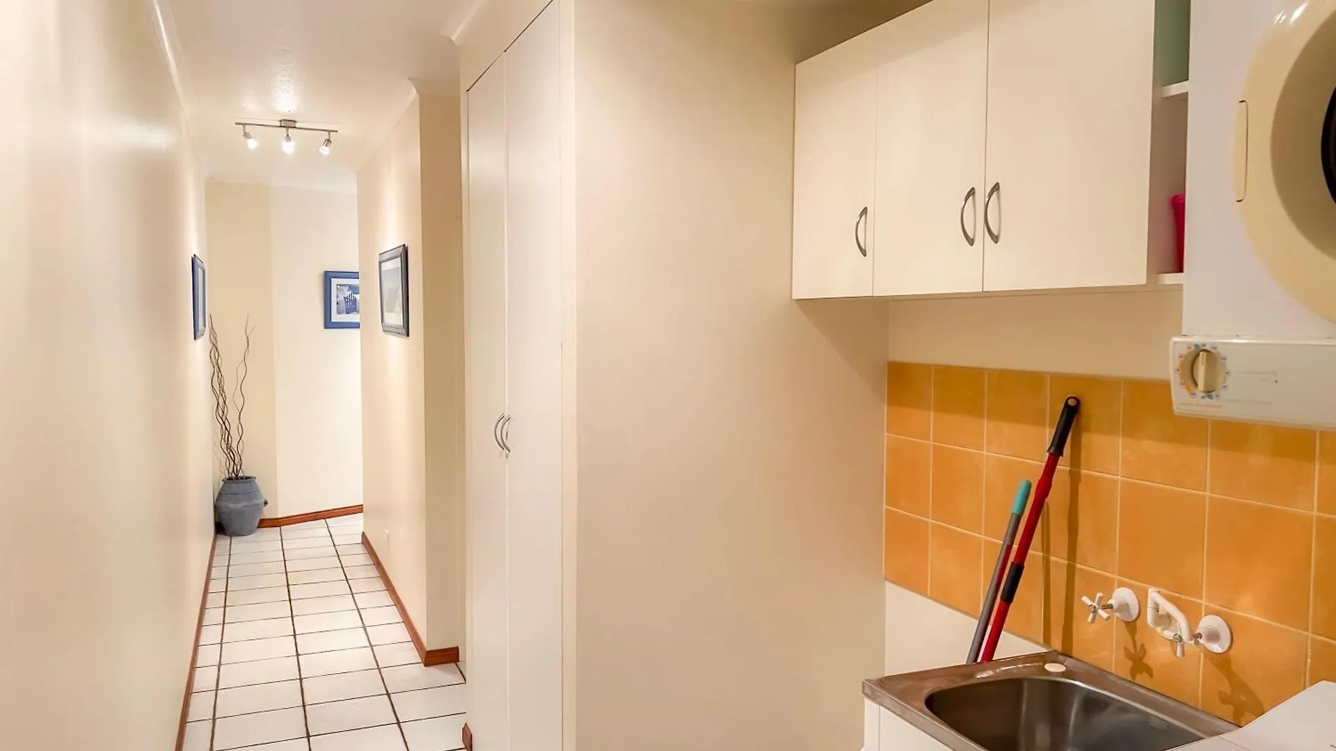 Apartment La Riviera One Coastal Life Style One Bedroom South Mission Beach Australia